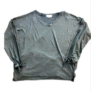 Thyme & Honey Long Open Sleeve Navy White rayon top L